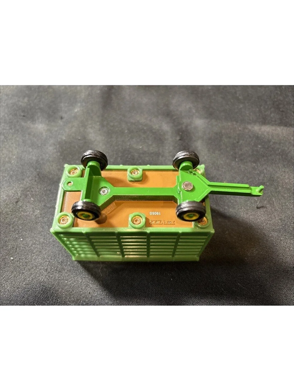 Vintage John Deere Bale Throw Wagon Die-cast Ertl Hay Wagon 1/64 Loose Great Con